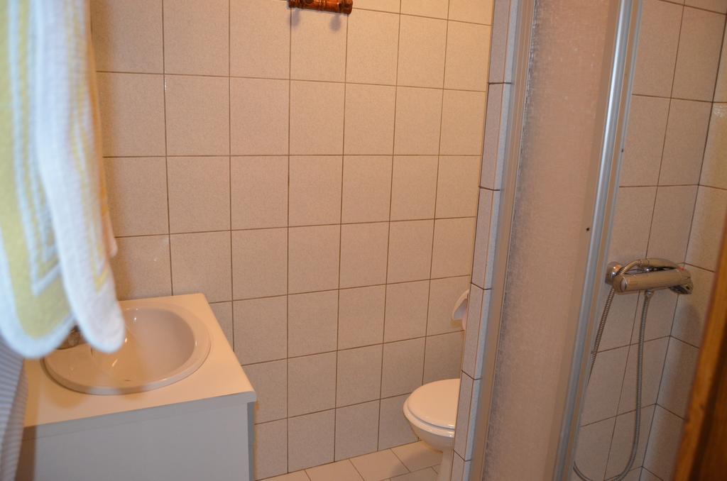 Chambres D'Hotes & Champagne Douard La Chapelle-Monthodon Exterior photo